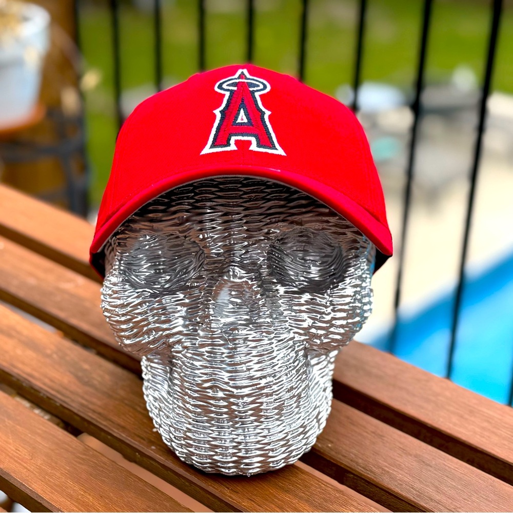 MLB: Angels Hat with adjustable Velcro strap